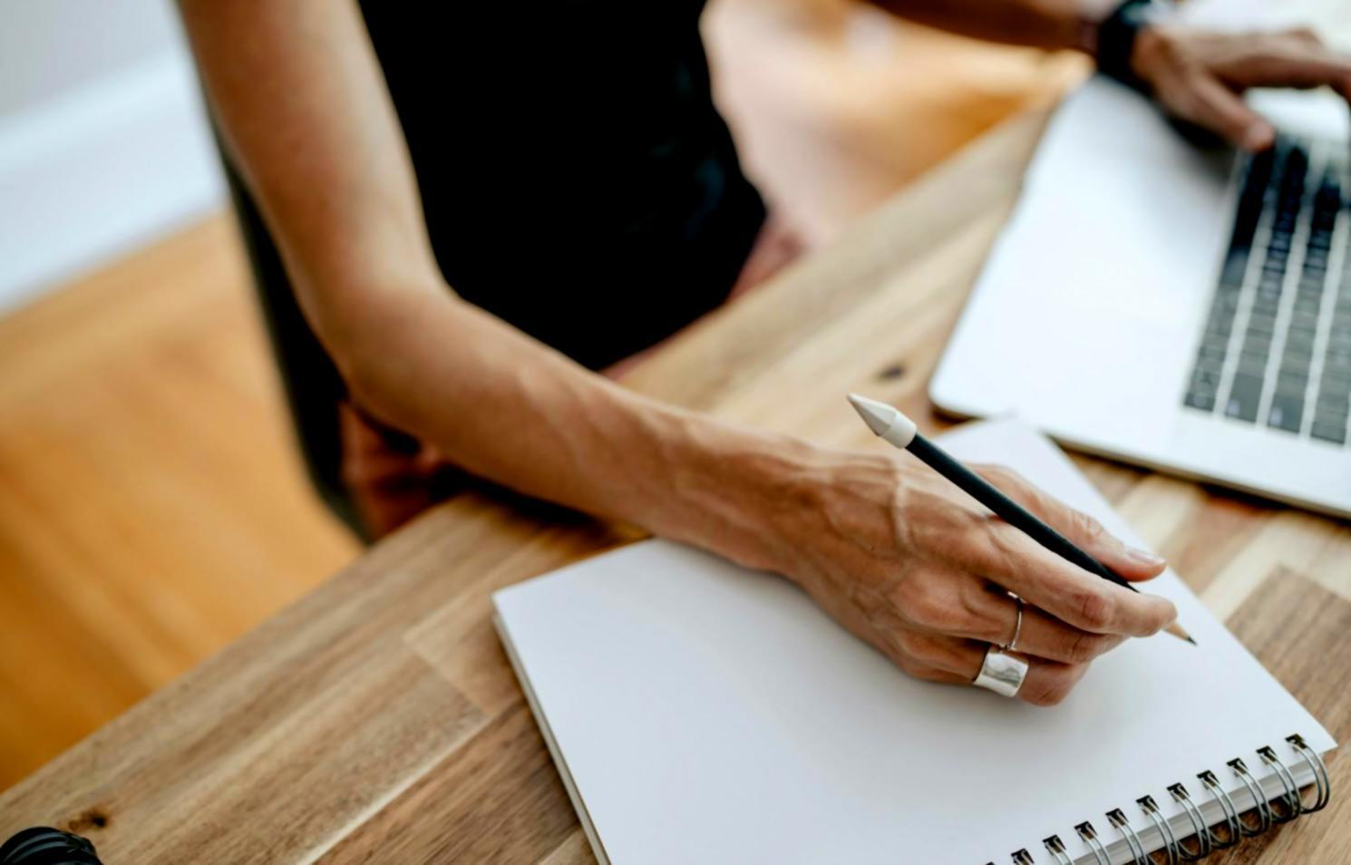 Finanzplanung mit praktischen Werkzeugen und übersichtlicher Struktur