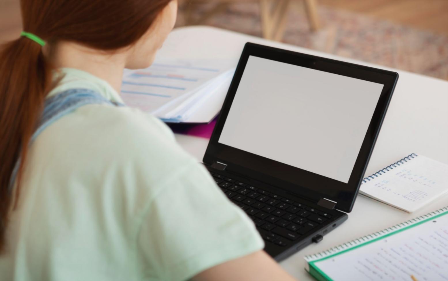 Strukturierte Finanzübersicht mit klaren Prioritäten und Kategorien